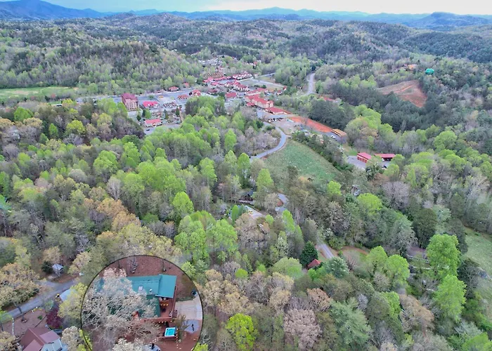 Near Downtown Helen - Hottub, Sauna, Game Room, Fire Pit