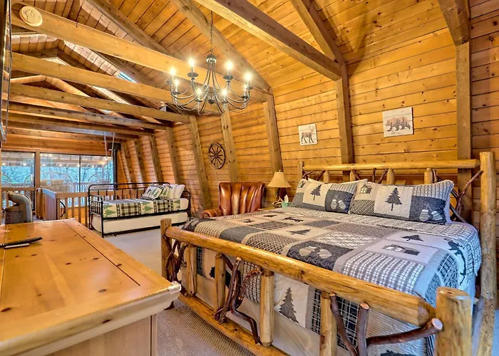 Near Downtown Helen - Hottub, Sauna, Game Room, Fire Pit