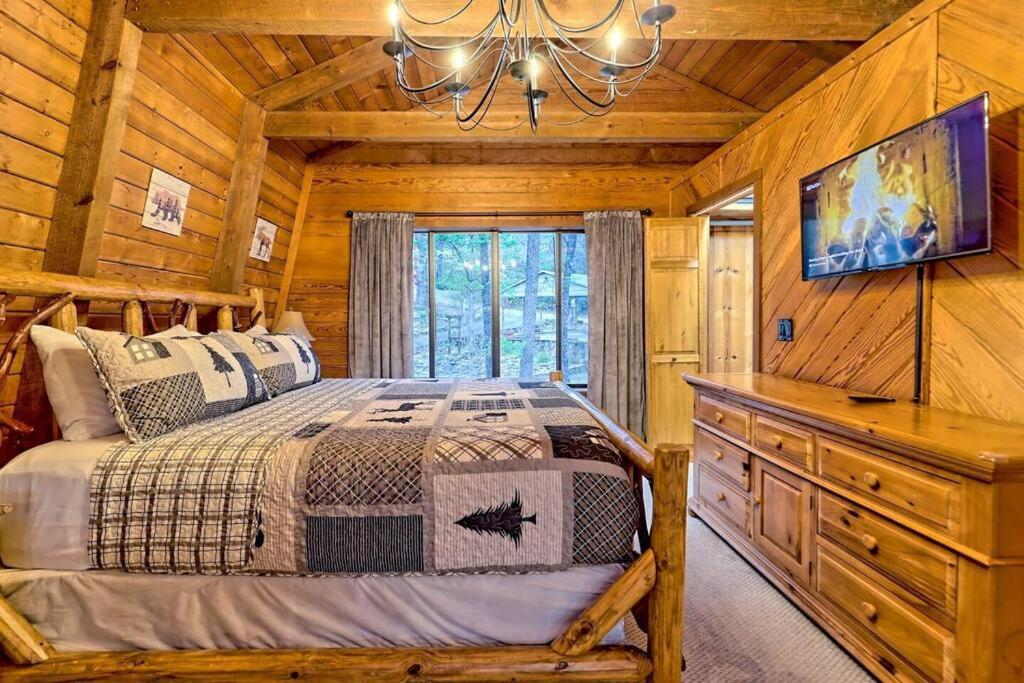 Near Downtown - Hottub, Sauna, Game Room, Fire Pit Helen