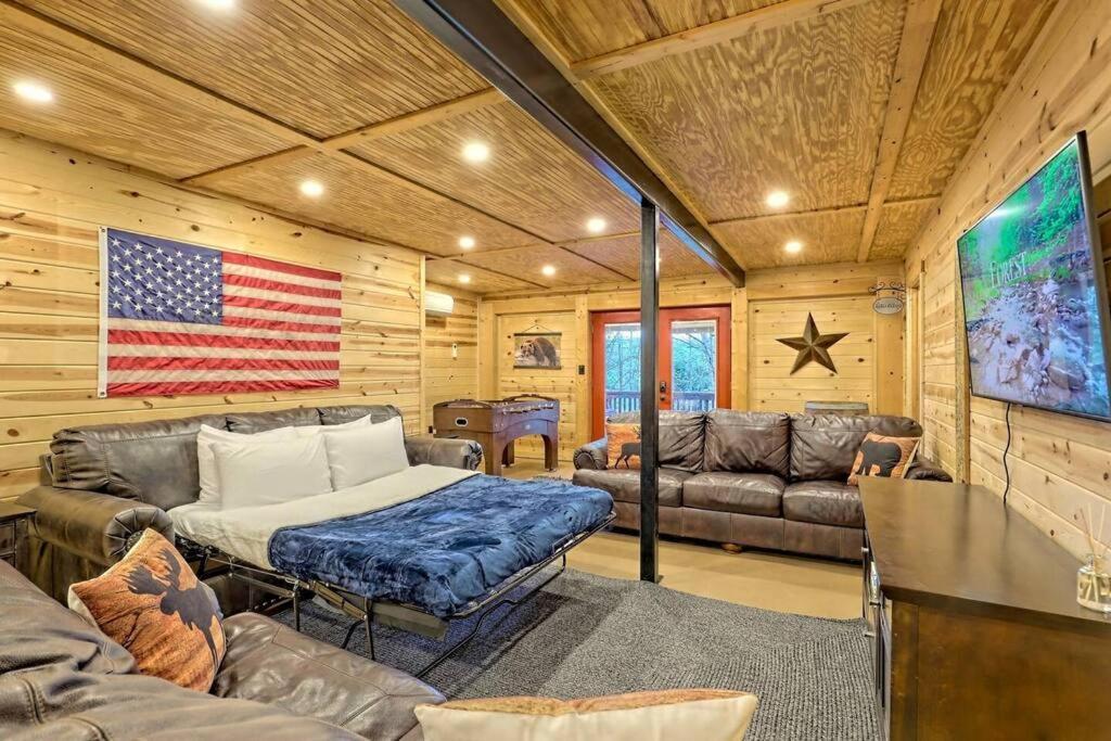 Near Downtown - Hottub, Sauna, Game Room, Fire Pit Helen