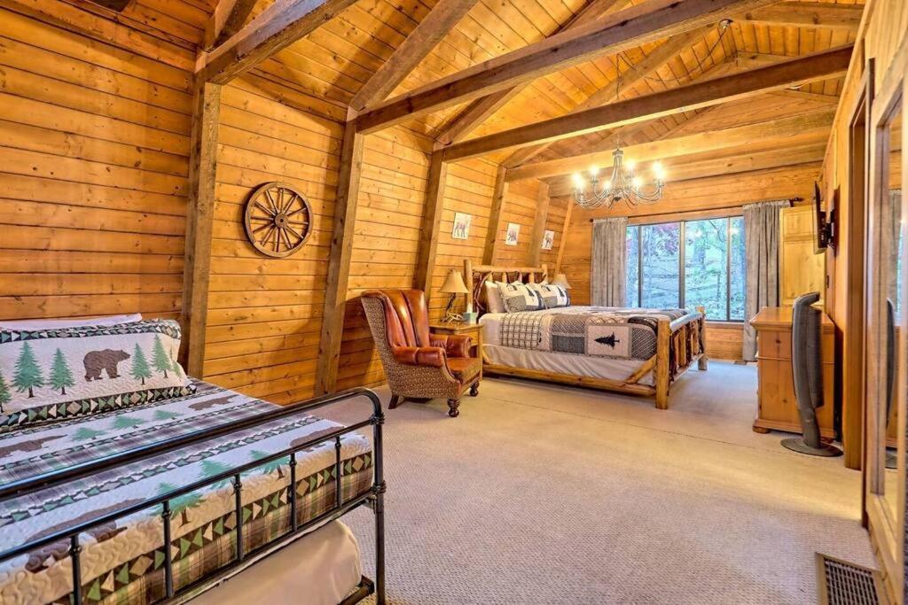 Near Downtown - Hottub, Sauna, Game Room, Fire Pit Chalet Helen