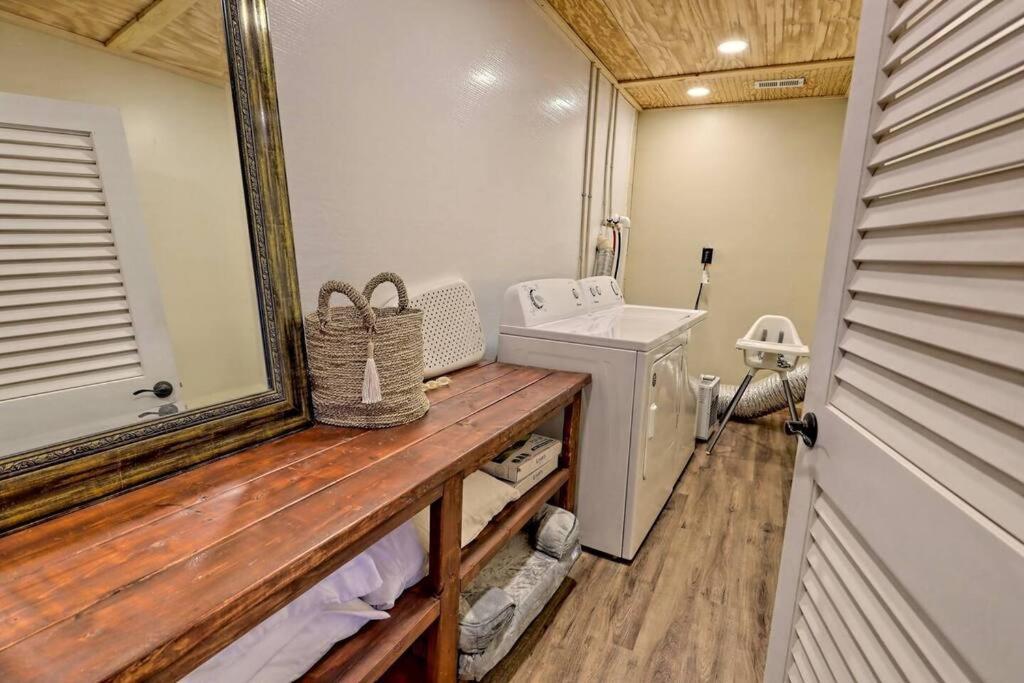 Near Downtown - Hottub, Sauna, Game Room, Fire Pit Helen